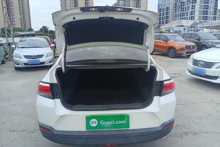 Used Venucia D60 2020 1.6L XL CVT Enjoyment Edition Trunk