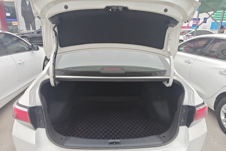 Used Venucia D60 2020 1.6L XL CVT Enjoyment Edition Trunk