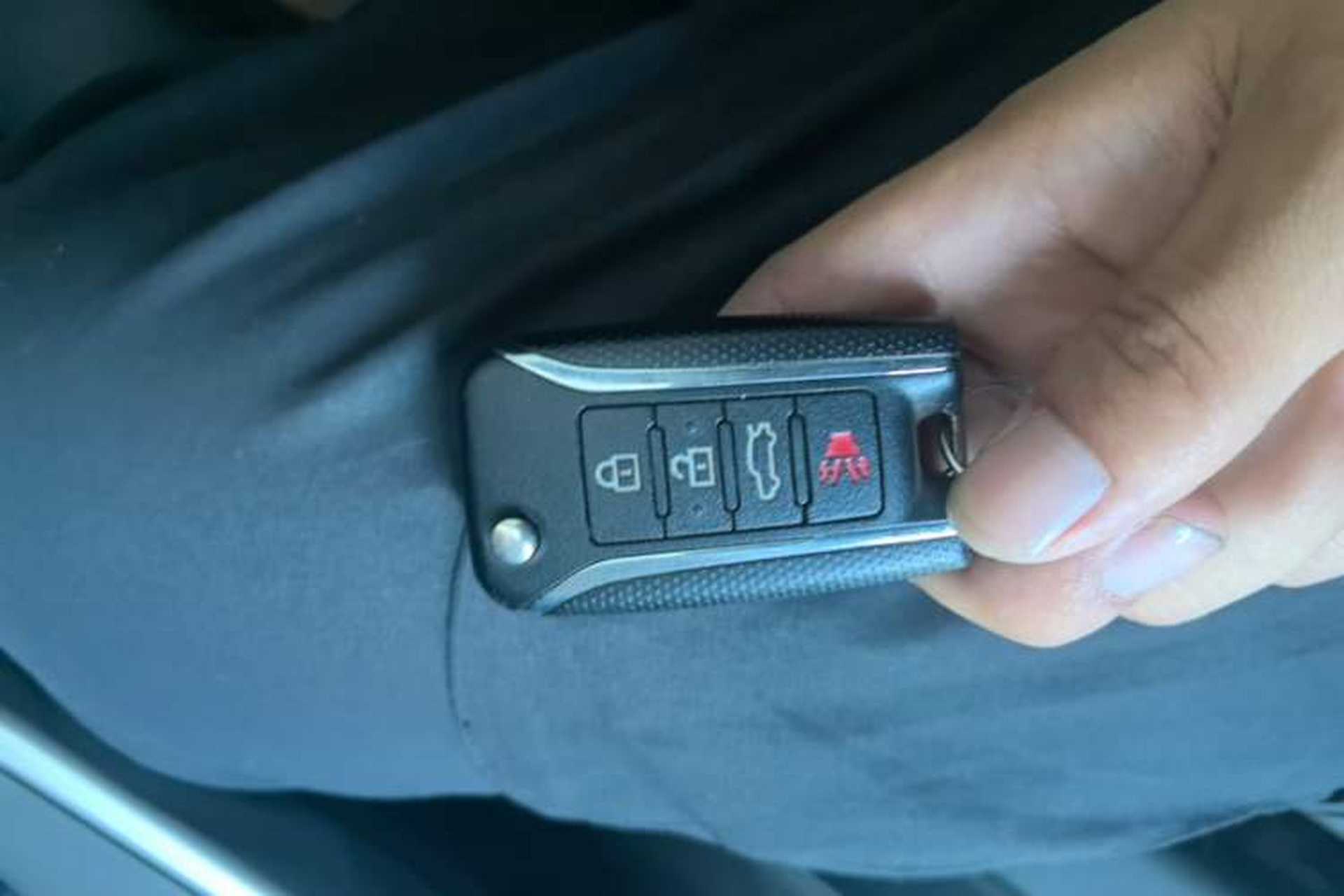 Used Venucia D60 2020 1.6L Entry Manual Comfort Edition Vehicle Key