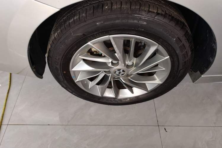Used Venucia D60 2021 PLUS 1.6L XL CVT Yue Ling Edition Left Front Wheel Hub