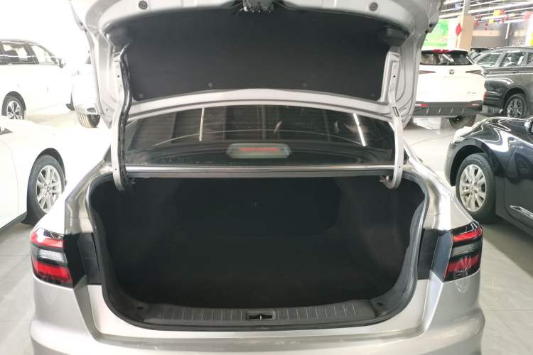 Used Venucia D60 2021 PLUS 1.6L XL CVT Yue Ling Edition Trunk