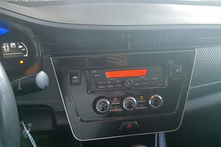 Used Venucia D60 2021 PLUS 1.6L XE CVT Trendy Edition Audio And AC Panel