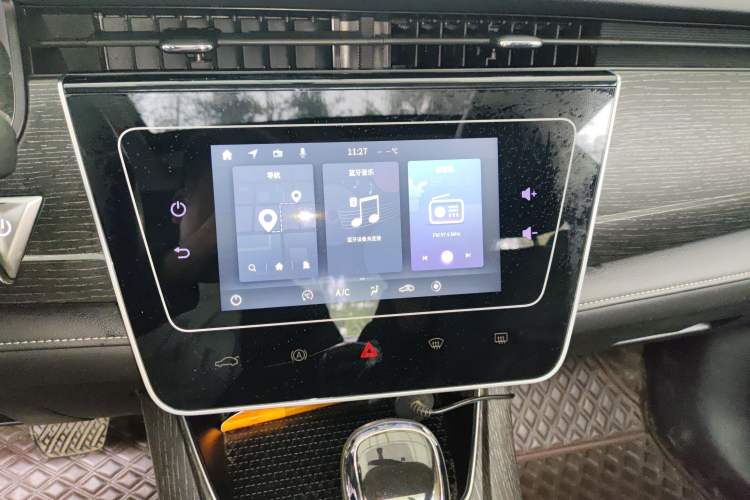 Used Venucia D60 2021 PLUS 1.6L XL CVT Yue Ling Edition Audio And AC Panel