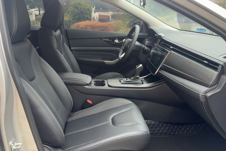 Used Venucia D60 2021 PLUS 1.6L XL CVT Yue Ling Edition Interior 4