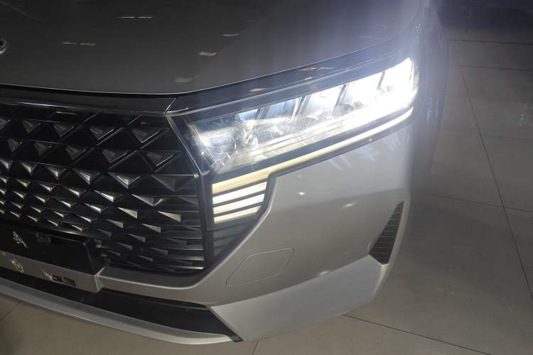 Used Venucia D60 2021 PLUS 1.6L XL CVT Yue Ling Edition Left Front Headlight