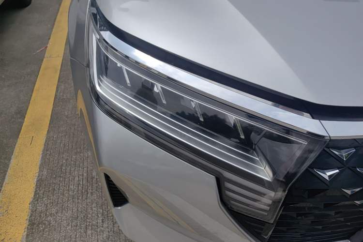 Used Venucia D60 2021 PLUS 1.6L XL CVT Yue Ling Edition Right Front Headlight