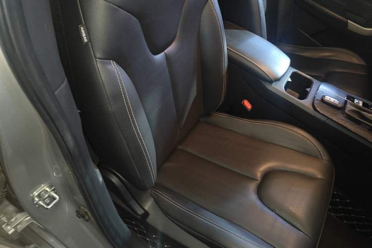 Used Venucia D60 2021 PLUS 1.6L XL CVT Yue Ling Edition Right Front Seat