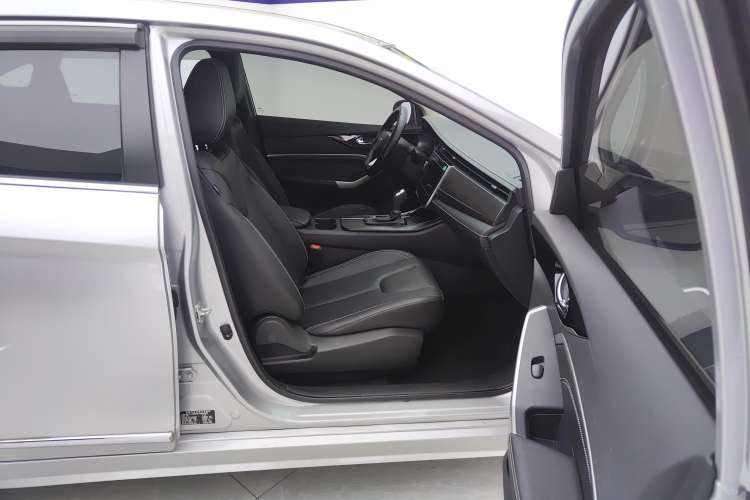 Used Venucia D60 2021 PLUS 1.6L XL CVT Yue Ling Edition Right Front Seat