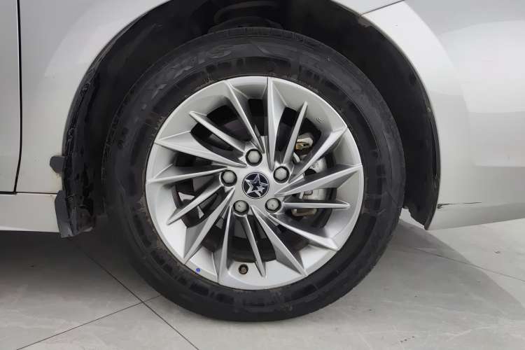 Used Venucia D60 2021 PLUS 1.6L XL CVT Yue Ling Edition Right Front Wheel Hub