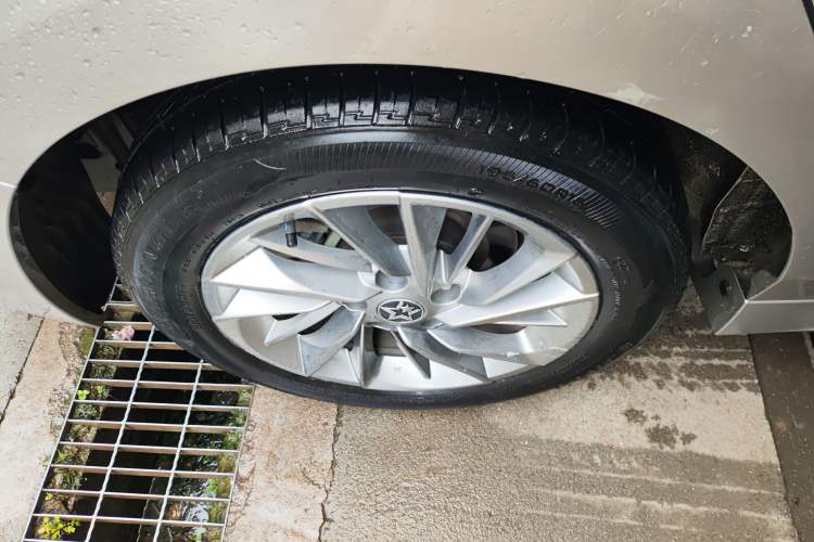 Used Venucia D60 2021 PLUS 1.6L XL CVT Yue Ling Edition Right Rear Wheel Hub