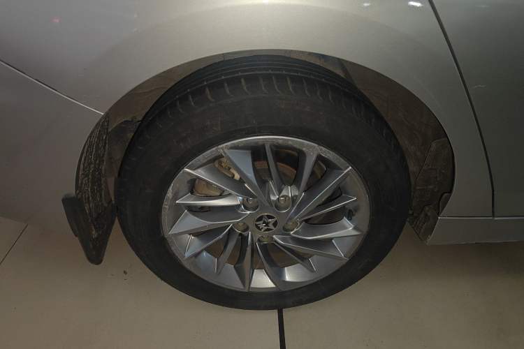 Used Venucia D60 2021 PLUS 1.6L XL CVT Yue Ling Edition Right Rear Wheel Hub