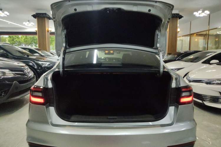 Used Venucia D60 2021 PLUS 1.6L XL CVT Yue Ling Edition Trunk