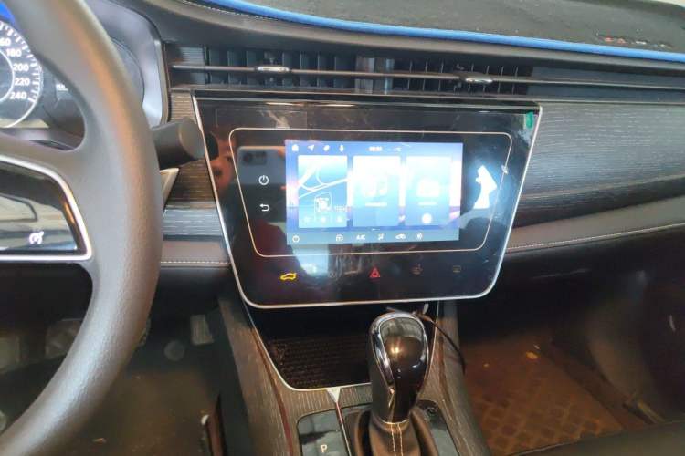 Used Venucia D60 2021 PLUS 1.6L XL CVT Yue Ling Edition Audio And AC Panel