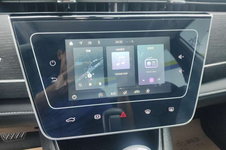 Used Venucia D60 2021 PLUS 1.6L XL CVT Yue Ling Edition Audio And AC Panel