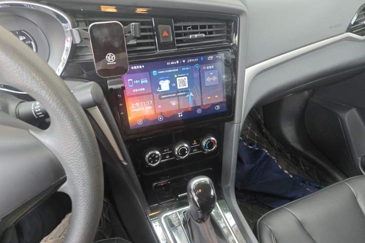 Used Venucia D60 2021 1.6L XE CVT Comfort Edition Audio And AC Panel