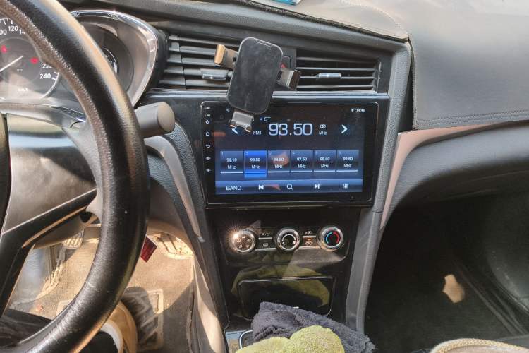 Used Venucia D60 2021 1.6L Entry Manual Comfort Edition Audio And AC Panel