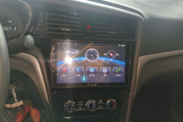 Used Venucia D60 2021 1.6L Entry Manual Comfort Edition Audio And AC Panel