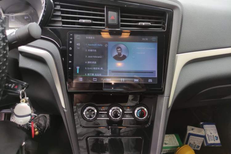 Used Venucia D60 2021 1.6L Entry Manual Comfort Edition Audio And AC Panel