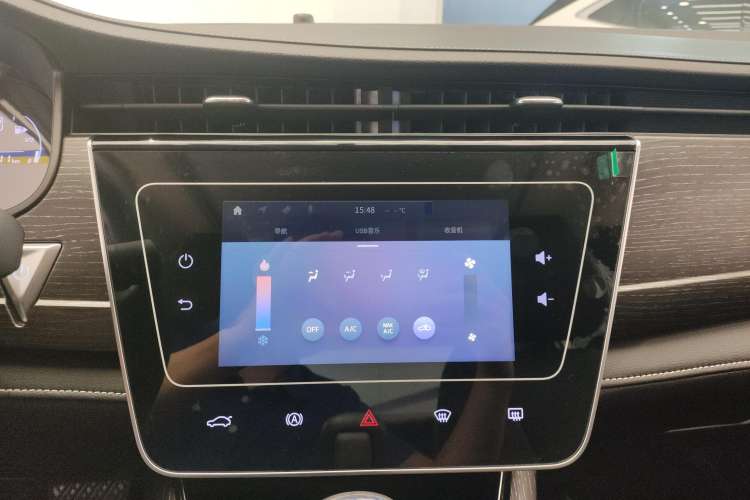 Used Venucia D60 2021 PLUS 1.6L XL CVT Yue Ling Edition Audio And AC Panel