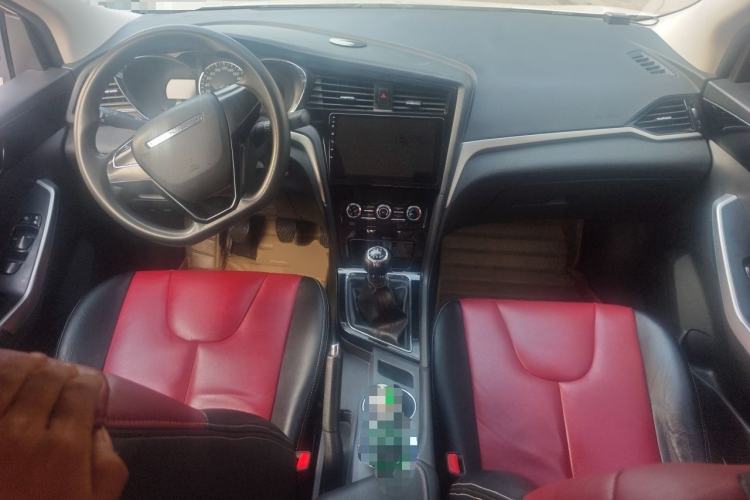 Used Venucia D60 2021 1.6L Entry Manual Comfort Edition Center Console