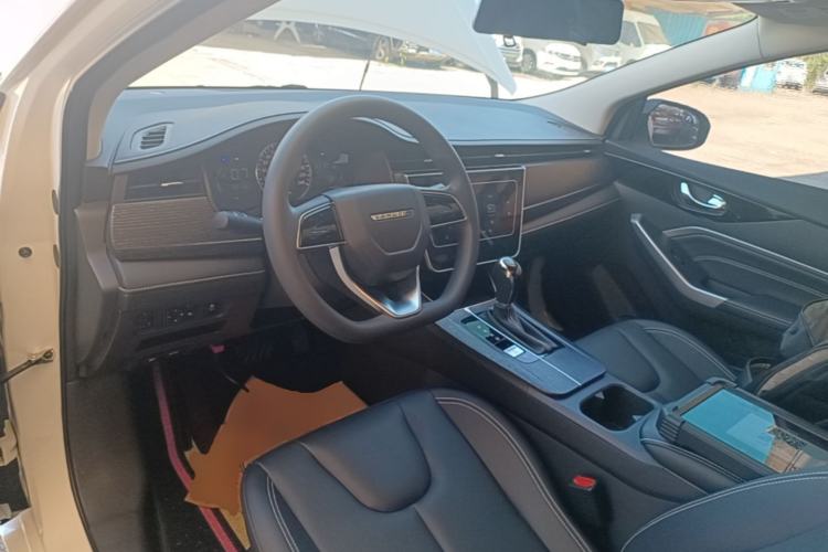 Used Venucia D60 2021 PLUS 1.6L XL CVT Yue Ling Edition Center Console