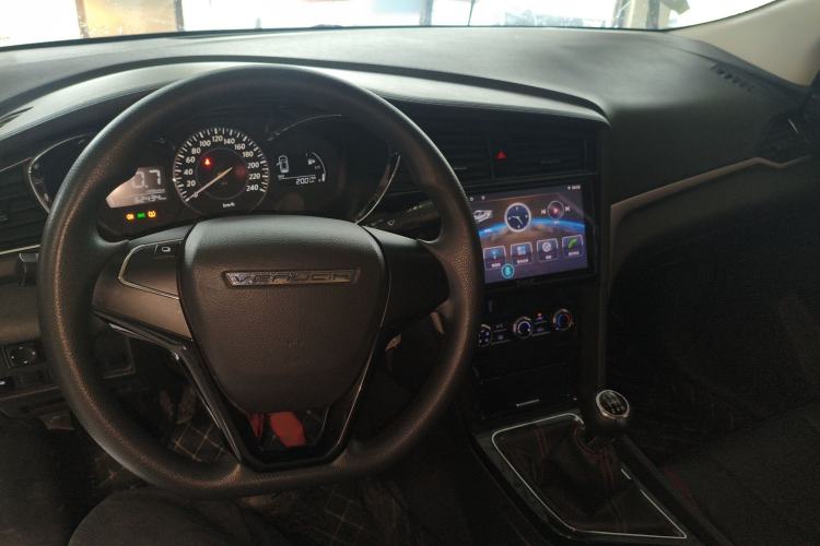 Used Venucia D60 2021 1.6L Entry Manual Comfort Edition Center Console