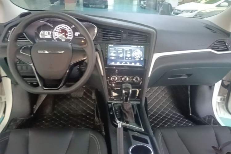 Used Venucia D60 2021 1.6L XE CVT Comfort Edition Center Console