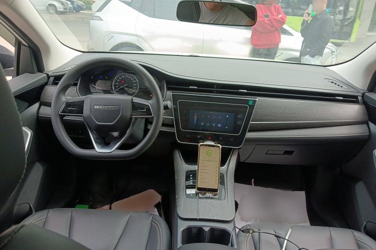 Used Venucia D60 2021 PLUS 1.6L XL CVT Yue Ling Edition Center Console