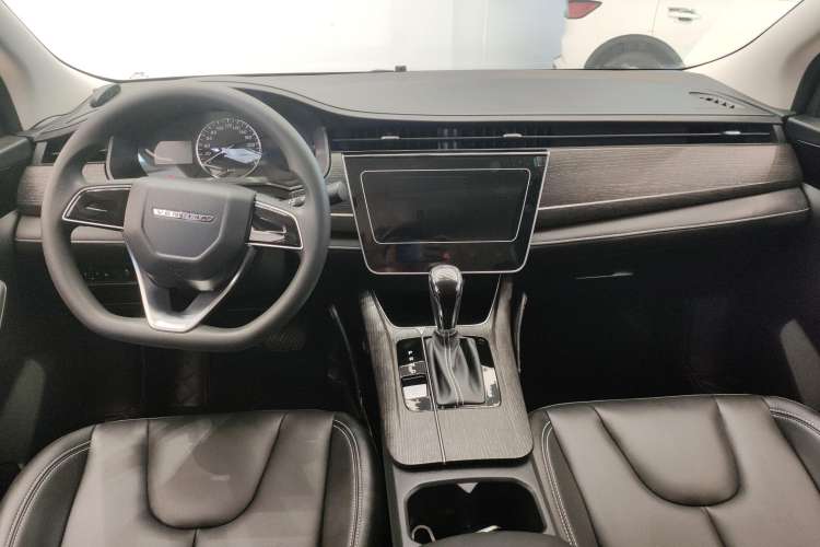 Used Venucia D60 2021 PLUS 1.6L XL CVT Yue Ling Edition Center Console
