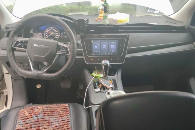 Used Venucia D60 2021 PLUS 1.6L XL CVT Yue Ling Edition Center Console