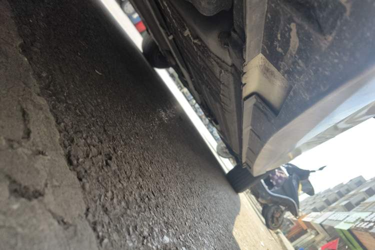 Used Venucia D60 2021 1.6L Entry Manual Comfort Edition Chassis Rear Right
