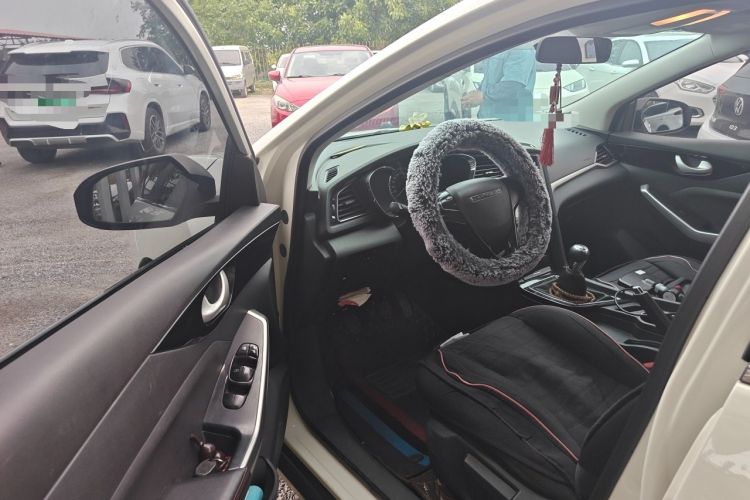 Used Venucia D60 2021 1.6L Entry Manual Comfort Edition Driver Seat