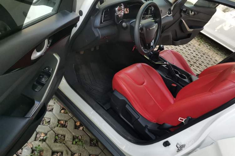 Used Venucia D60 2021 1.6L Entry Manual Comfort Edition Driver Seat