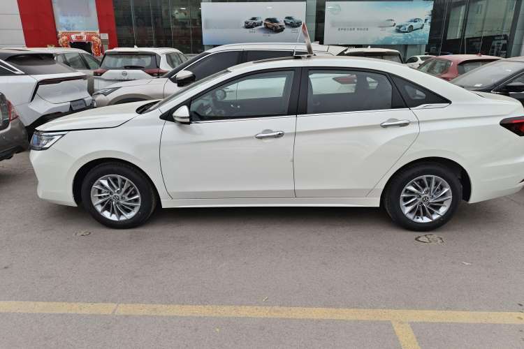 Used Venucia D60 2021 PLUS 1.6L XL CVT Yue Ling Edition Exterior 2