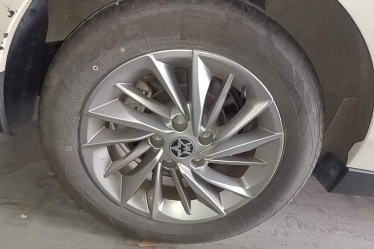 Used Venucia D60 2021 1.6L XE CVT Comfort Edition Exterior 2