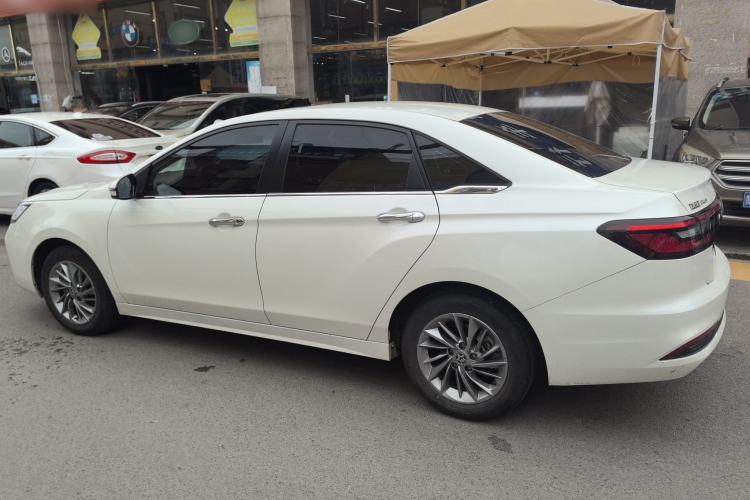 Used Venucia D60 2021 PLUS 1.6L XL CVT Yue Ling Edition Exterior 5