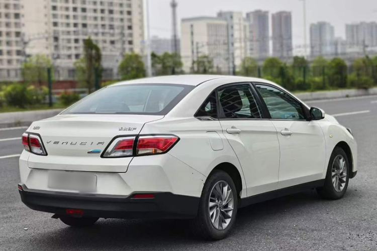 Used Venucia D60 2021 1.6L XE CVT Comfort Edition Exterior 6