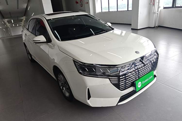 Used Venucia D60 2021 PLUS 1.6L XL CVT Yue Ling Edition Front Right 45 Deg