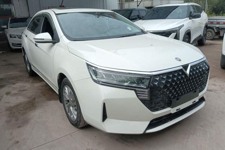 Used Venucia D60 2021 PLUS 1.6L XL CVT Yue Ling Edition Front Right 45 Deg