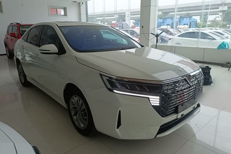 Used Venucia D60 2021 PLUS 1.6L XL CVT Yue Ling Edition Front Right 45 Deg