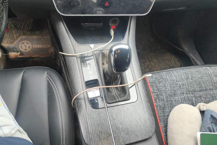 Used Venucia D60 2021 PLUS 1.6L XL CVT Yue Ling Edition Gear Lever