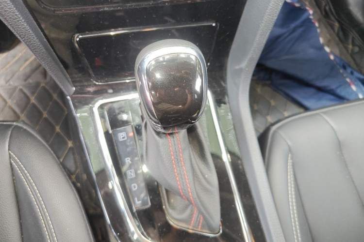 Used Venucia D60 2021 1.6L XE CVT Comfort Edition Gear Lever