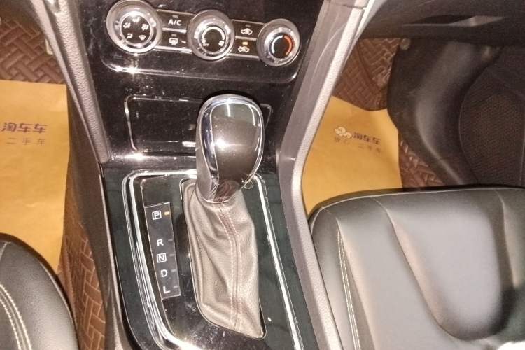 Used Venucia D60 2021 1.6L XE CVT Comfort Edition Gear Lever