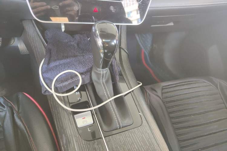 Used Venucia D60 2021 PLUS 1.6L XL CVT Yue Ling Edition Gear Lever