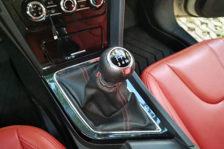 Used Venucia D60 2021 1.6L Entry Manual Comfort Edition Gear Lever