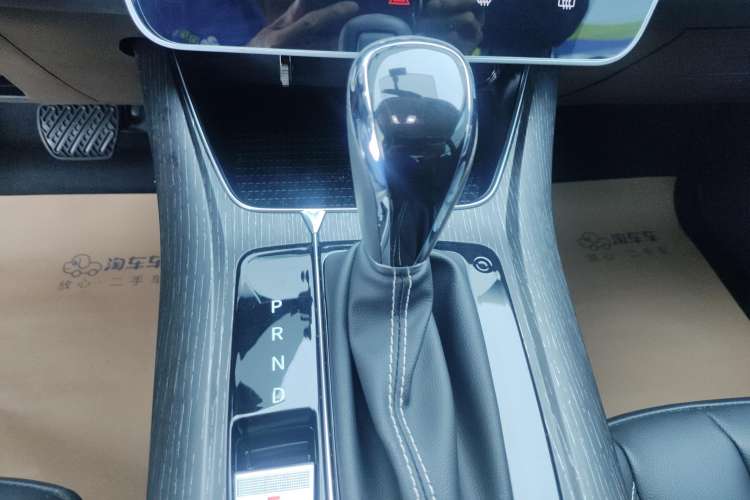 Used Venucia D60 2021 PLUS 1.6L XL CVT Yue Ling Edition Gear Lever