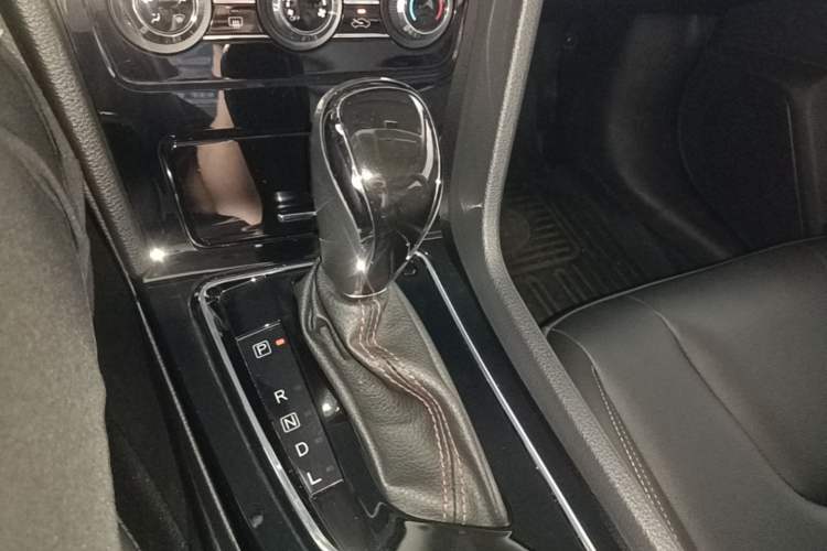Used Venucia D60 2021 1.6L XE CVT Comfort Edition Gear Lever