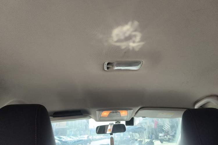 Used Venucia D60 2021 1.6L Entry Manual Comfort Edition Headliner