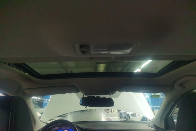 Used Venucia D60 2021 PLUS 1.6L XL CVT Yue Ling Edition Headliner
