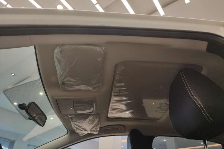 Used Venucia D60 2021 PLUS 1.6L XL CVT Yue Ling Edition Headliner